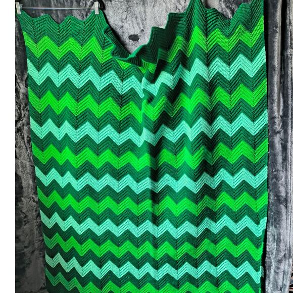 Chevron Green Variegated Crochet Blanket 55 x 62 throw Vintage - Picture 7 of 7
